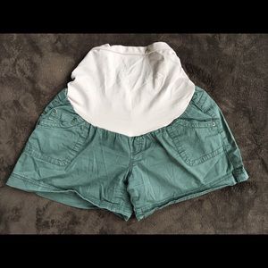 Green maternity shorts size M